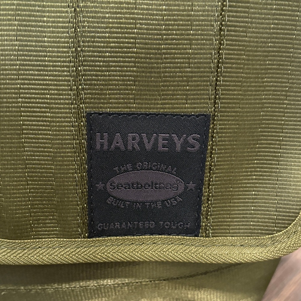 NWT- Harveys Forest Green Men’s Messenger Bag - Picture 3 of 11